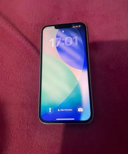 iPhone 13.