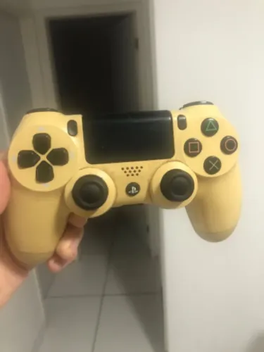 Controle de ps4 usado nas últimas ( mas funciona )