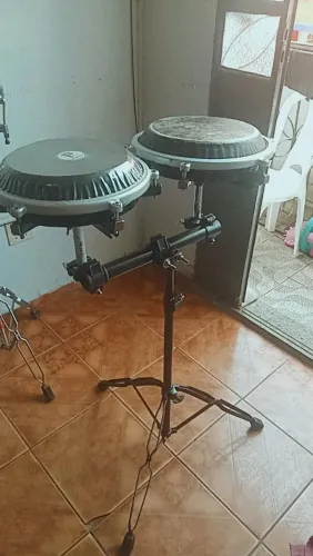 Vende instrumento musical  venda somente a visa e dinheiro ou pix 