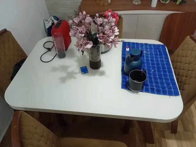Mesa com cadeiras 1,20 centímetros