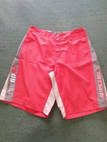 Bermudas marca RipCurl semi novas