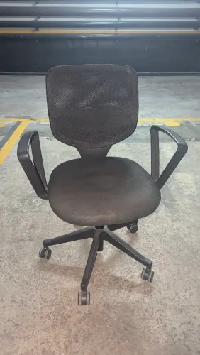 Vende-se cadeira de escritório 