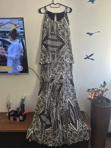 Vestido longo NOVO COM ETIQUETA marca Afgham tamanho M