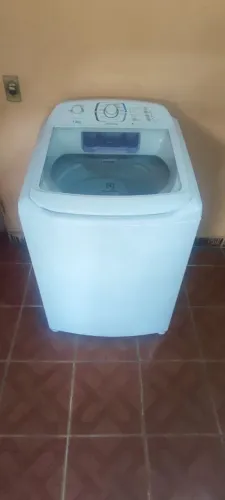 Vende-se máquina de lavar roupa Electrolux 13 quilos em perfeitas condições