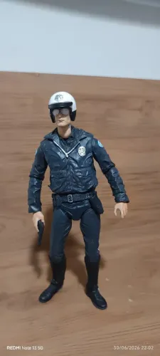 Exterminador T1000 motociclista