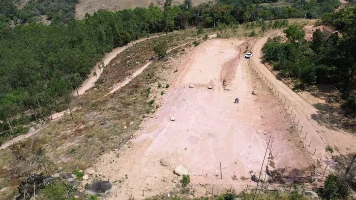 Vendo chácara em Itatiaiuçu de 3000m² excelente localização.