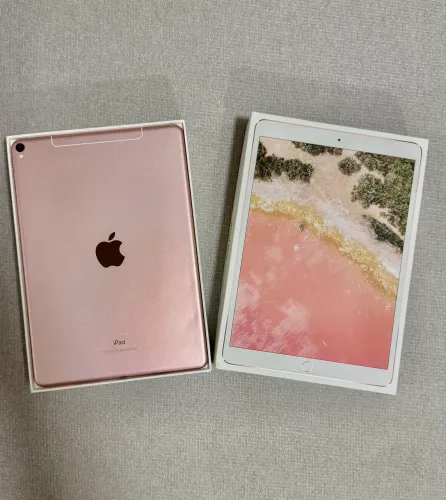 iPad Pro 10.5-inch, Wi-fi, Cellular 2017 - 64 GB, cor Rosê, com caixa original. 