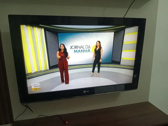 TV 32" Smart com o aparelho
