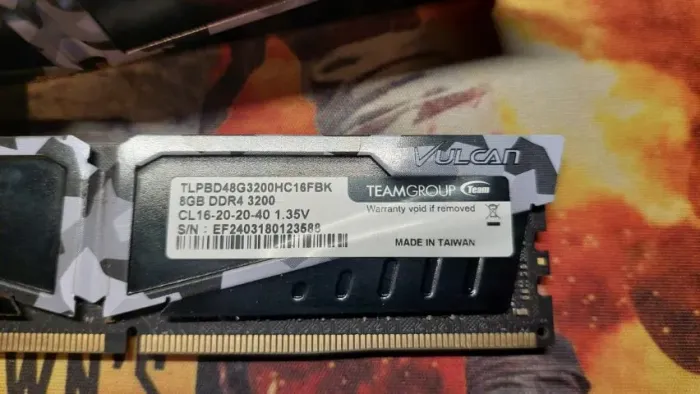 MEMÓRIAS DE 8 GIGAS - PARA PC GAMER ( 2 UNIDADES)