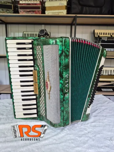 Acordeon/Gaita Scala 80 baixos