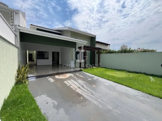 CASA DE 3 QUARTOS COM SUÍTE PARA VENDA POR R$ 1.000.000,00 OU ALUGUEL POR R$ 4.500,00 NO J