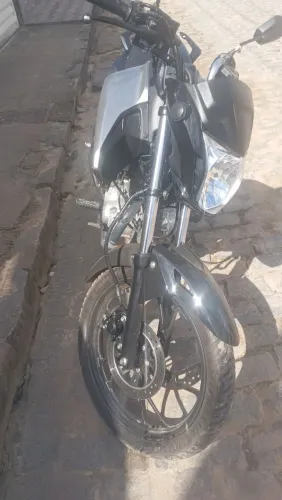 Vendo esta lida moto novíssima de procedência 