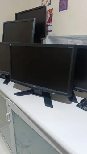 Monitor 18 polegadas 