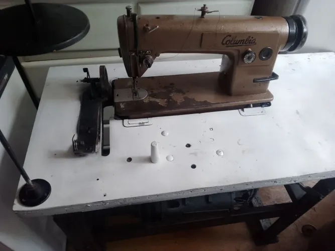 MÁQUINA COSTURA RETA INDUSTRIAL