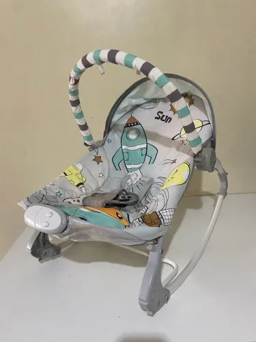 Cadeirinha infantil bebê masculino 