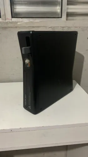 Xbox 360 - desbloqueado super slim