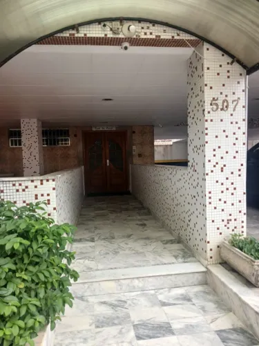 Alugo espaçoso apto 2qtos com varandão em Vila da Penha