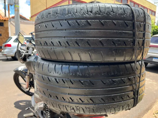 Pneu riscado 195/55/15 