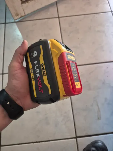 Vende-se bateria dewalt 9a