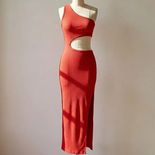 Vestido Vermelho de um Ombro