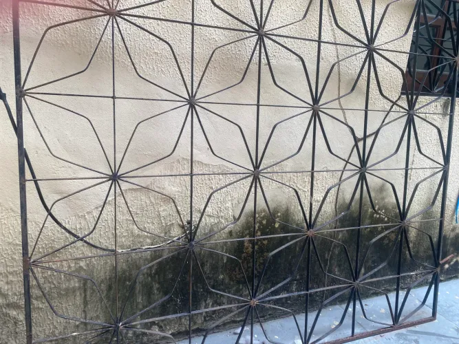 Grade de ferro para janela 1,54 L x 1,32 A