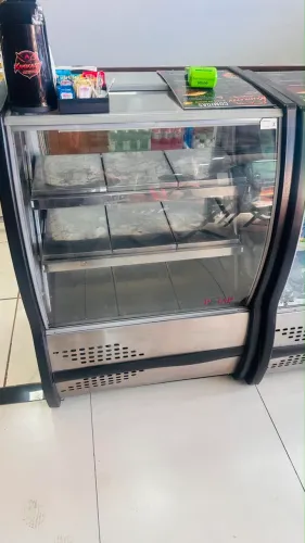 Vendo duas expositoras térmicas(Quente e fria)
