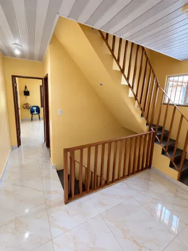 Casa de 3 pavimentos com 225 m², 4 quartos e espaço independente - Cidade Velha