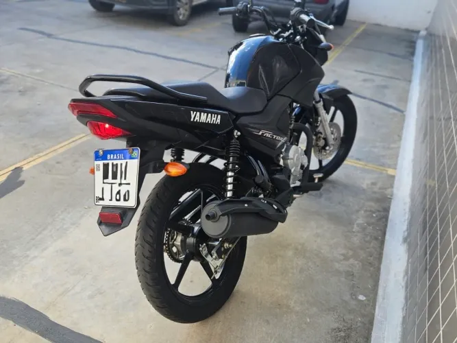 Yamaha Ybr 125i Factor Ed 2023/2024 - Muito nova 