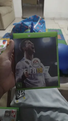 Vendo 2 jogos FIFA18 e NBA 2018