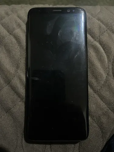 Samsung Galaxy S8 funcionando , tela e traseira trincadas