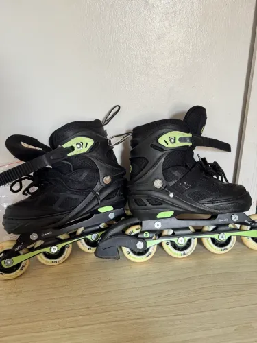 Patins da marca OXER