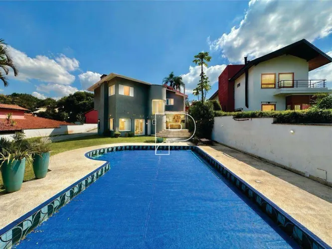 Casa em condomínio na Granja Viana!!