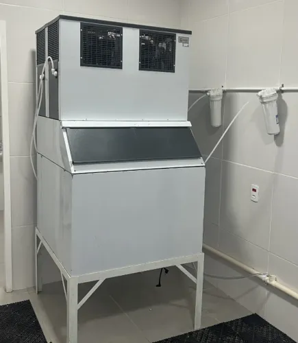 Máquina de gelo everest EGC150