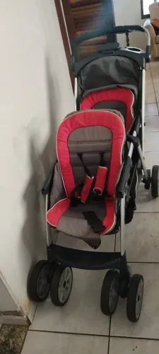 Carrinho de bebê gêmeos 