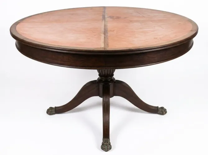 Mesa de jantar pata de Leão