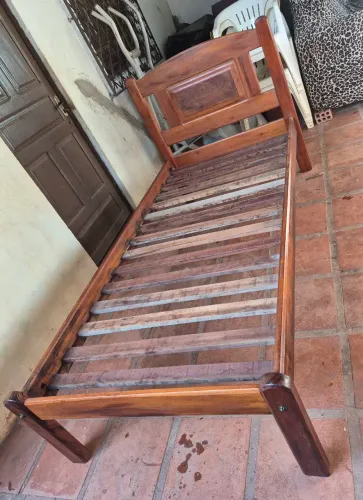 CAMA DE MADEIEA SOLTEIRO