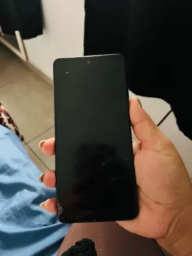 Xiaomi Poco 256GB funcionando - tela trincada - barato