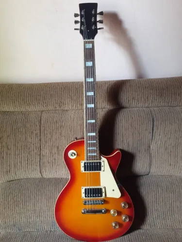 Vendo Guitarra lespaul Vogga seminova !!!