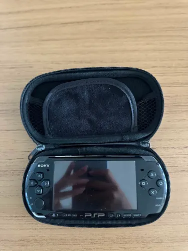 PSP com acessórios 