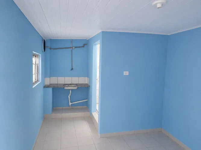 Aluga se quarto com banheiro no marape