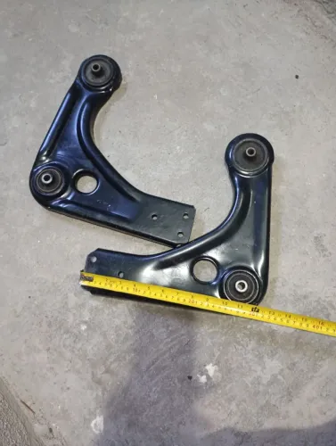 Par de suspensão dianteira, Ford Ka<br>? Par de Bandejas da Suspensão Dianteira - Ford Ka