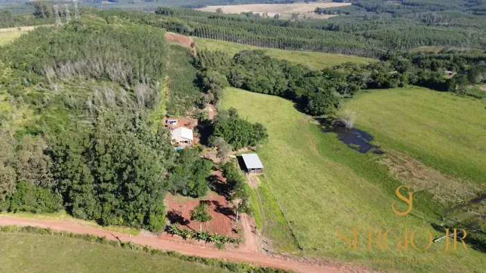 Propriedade com 2,2ha, casa/galpão e mato de eucalipto em Triunfo