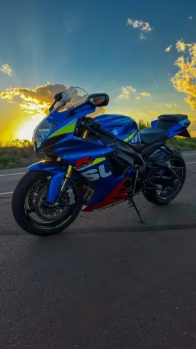 GSX-R 750 SRAD - VERSÃO GP
