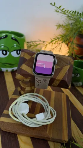 Apple Watch SE 2 GPS 40mm Estelar (690)