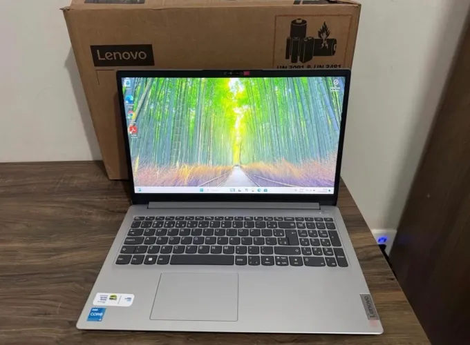 Notebook Lenovo i3 12ªth Geração 8Gb Ram SSD 256Gb Nvme Rede5G