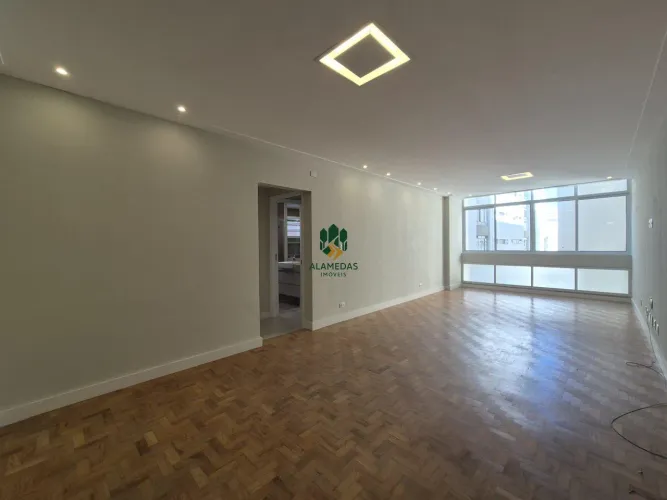 Apartamento totalmente reformado com 100m² no bairro Jardim Paulista, em São Paulo. REF: 3