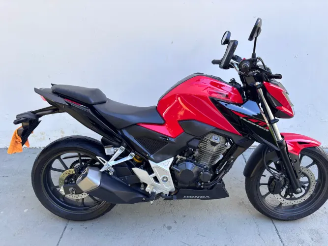 CB 300 twister