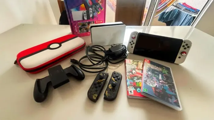Nintendo Switch OLED + Mario Odyssey e Legends Z-A