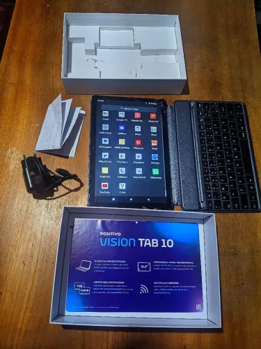 Vendo tablet positivo tela 10.1 128GB acompanha acessórios tem caixa dois chip
