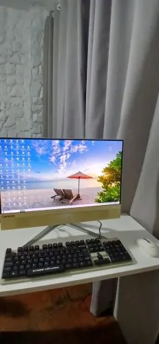 Computador de mesa Lenovo